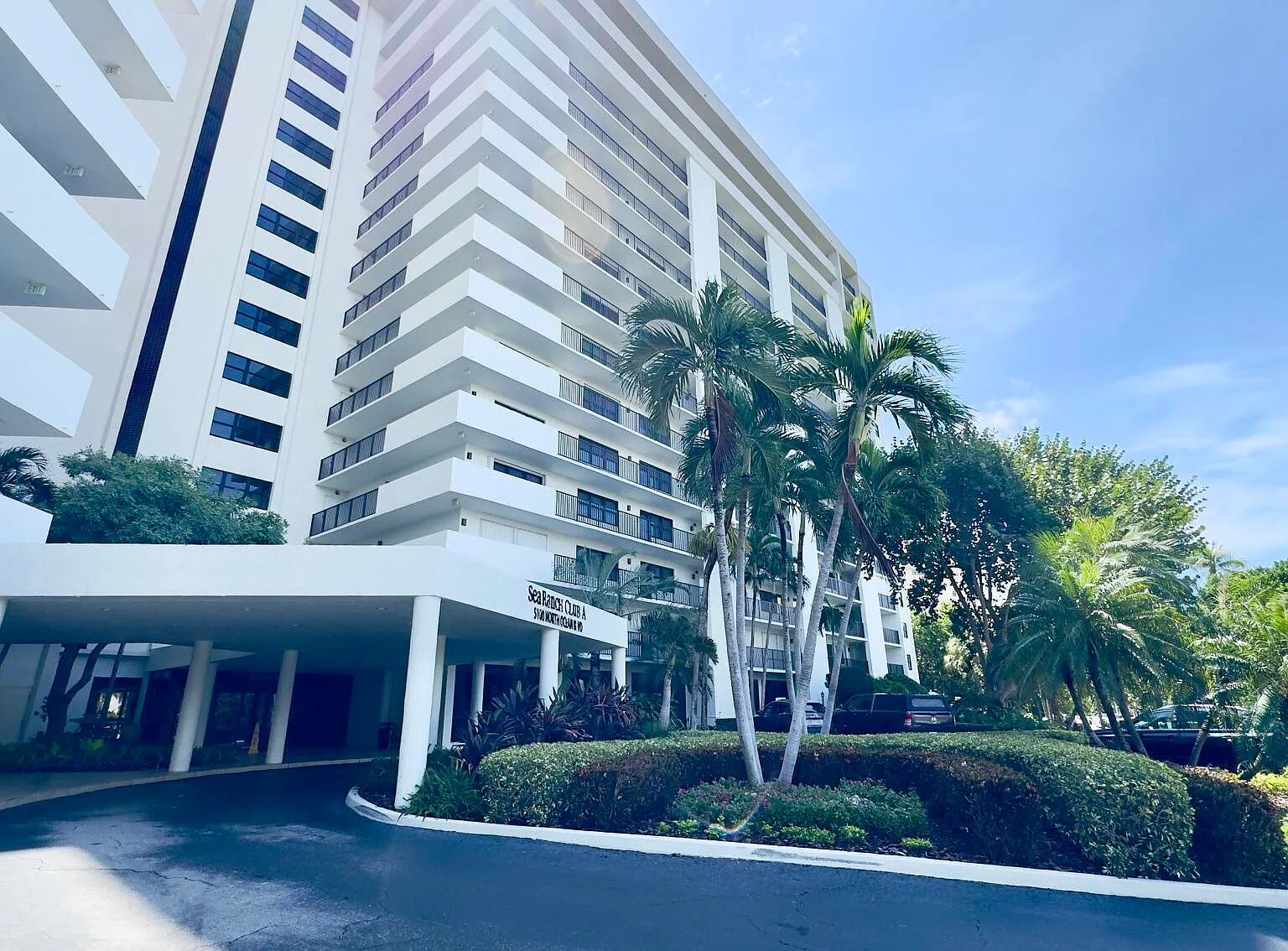 3 bed, 3.0 bath, 2164 sqft, $8,500 — Photo 1