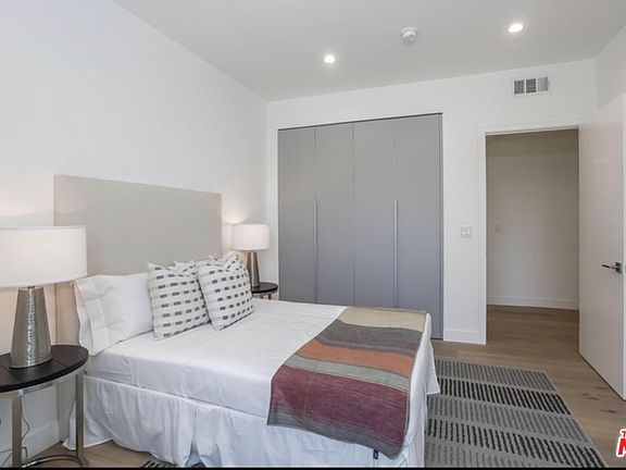 3rd image of 5778 W Olympic Blvd Unit 202
