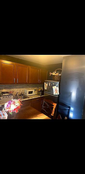 2nd image of 1734 N Dallas St