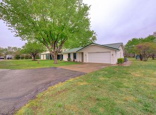 25202 S 4130th Rd #B, Claremore, OK 74019