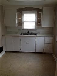 2nd image of 2290 Ontario St
