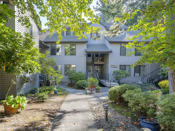 4000 Carman Dr #D57, Lake Oswego, OR 97035