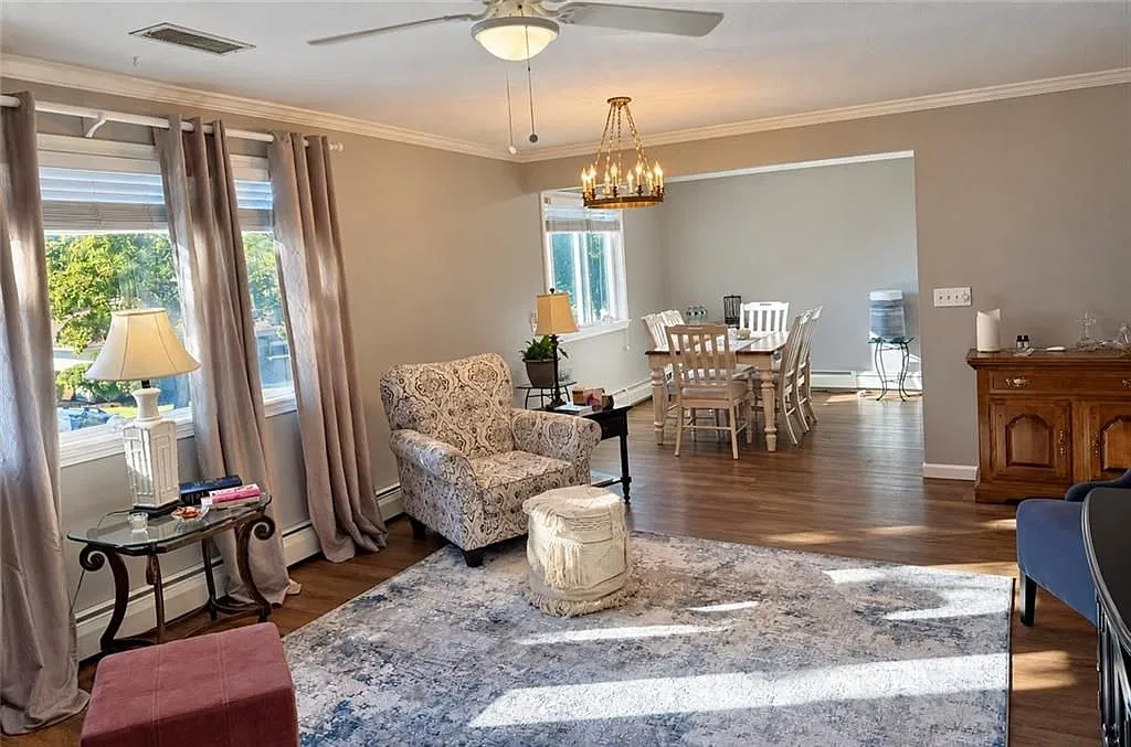 2 bed, 1.0 bath, 1093 sqft, $2,800 — Photo 1