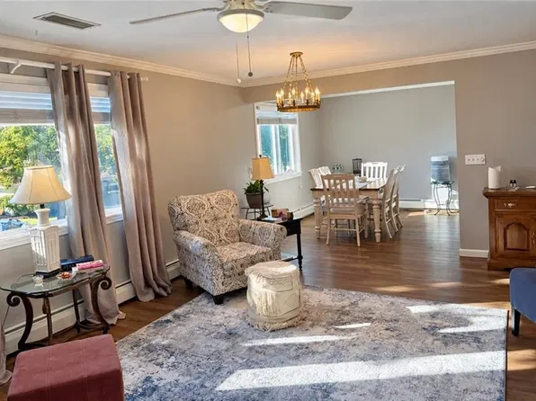583 Pocasset Ct, Warwick, RI 02886