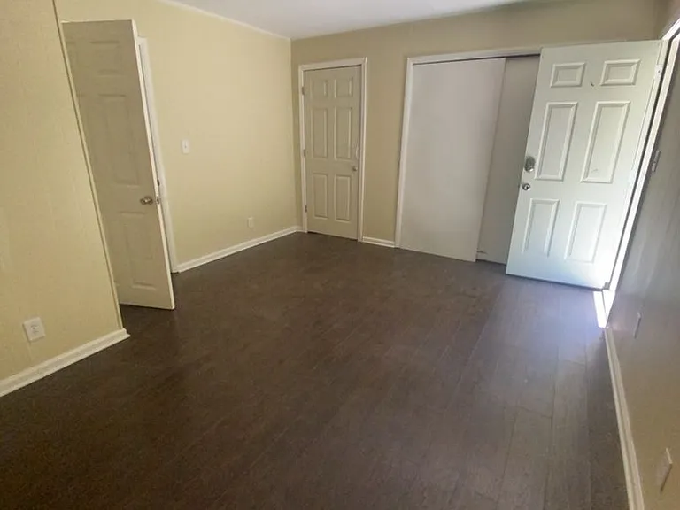 1619 Jefferson St — Photo 13