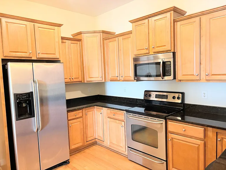 5215 Center St #402 — Photo 8