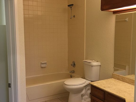 4th image of 3120 Devonshire Dr APT 222
