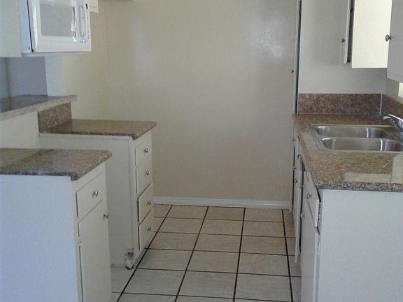 3rd image of 411 N Summit Ave APT 8
