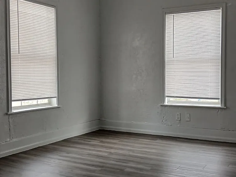 204 S Hackberry St #A — Photo 2