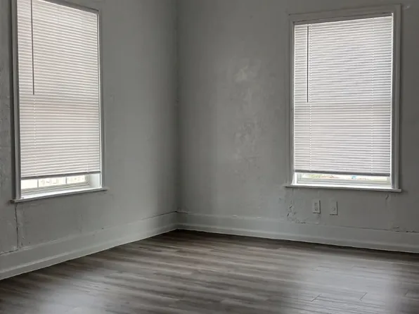 204 S Hackberry St, San Antonio, TX