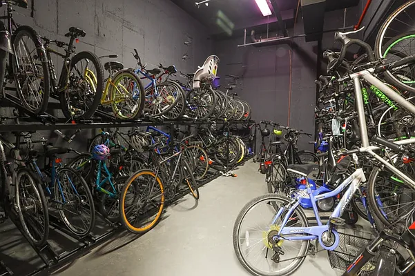 Rented by REZI | media 60