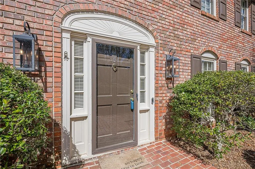5 bed, 3.5 bath, 4471 sqft, $6,000 — Photo 4