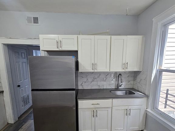 2nd image of 158 Maple Ave #2L