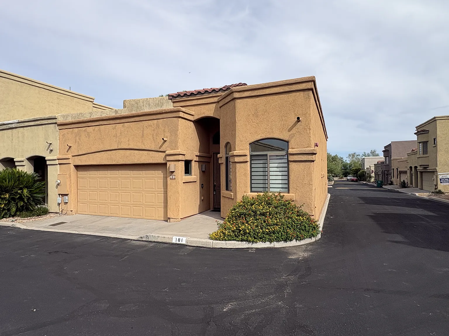 2 bed, 1135 sqft, $1,600 — Photo 1