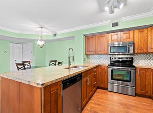 140 Yacht Club Way APT 207, Hypoluxo, FL 33462
