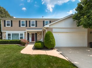 6763 Breckenridge Rd, Lisle, IL 60532