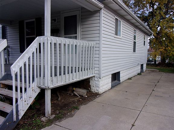 2nd image of 2129 4th Ct
