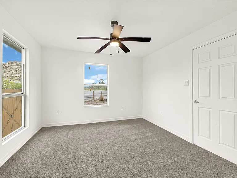 2631 Mansfield St — Photo 16