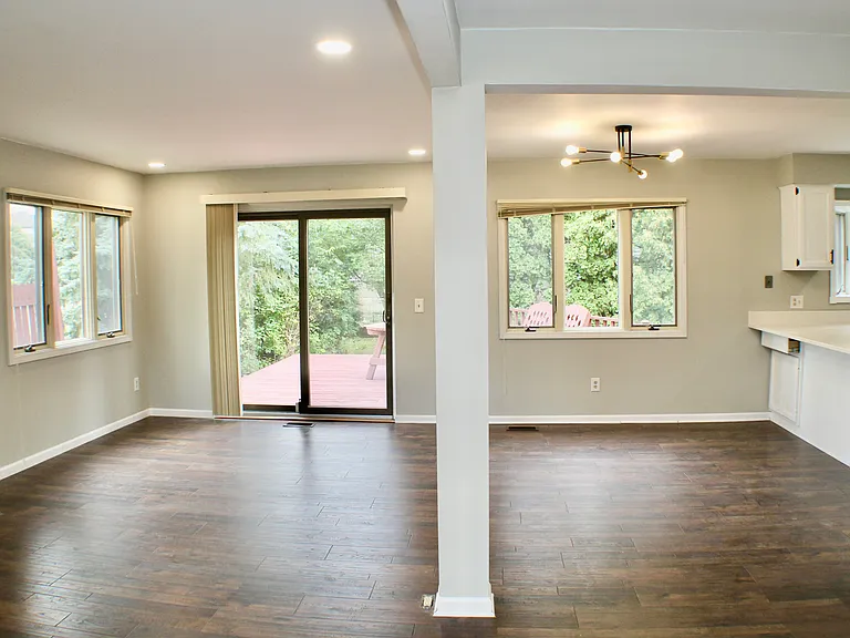 1483 Colony Dr — Photo 8
