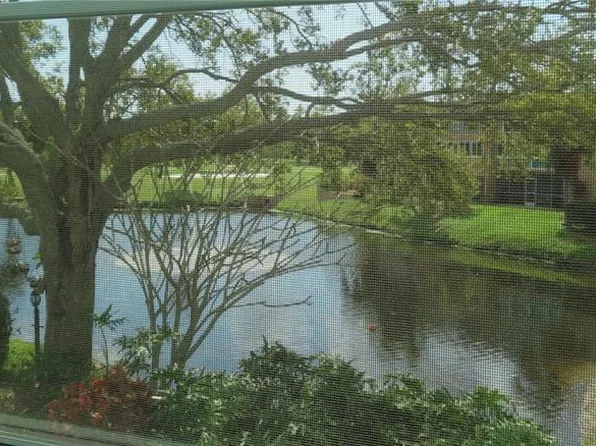 225 Country Club Dr APT C225, Largo, FL 33771