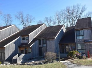 9479 S Pointe Lasalles Dr, Bloomington, IN 47401