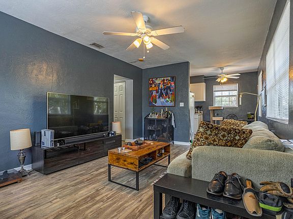 3rd image of 2401 Dartmouth Ave N #1/2