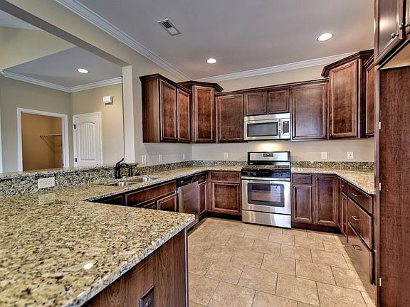 4th image of 266 Anthurium Ave