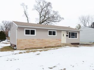 156 Terry Ct, Woodstock, IL 60098