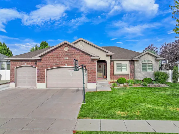 1087 Banbury Dr, Syracuse, UT 84075