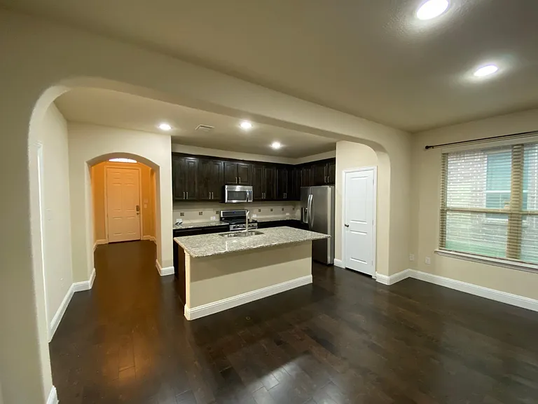 15517 Pioneer Bluff Trl — Photo 7