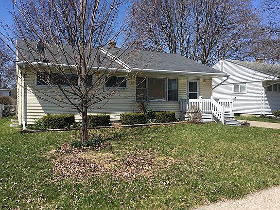 3rd image of 2441 N Mason St