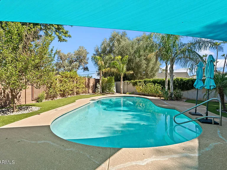 2054 E Rancho Dr — Photo 42