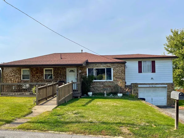 157 Rosewood Ave, Fairmont, WV 26554