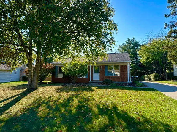 1745 Baywood Dr, Wixom, MI 48393