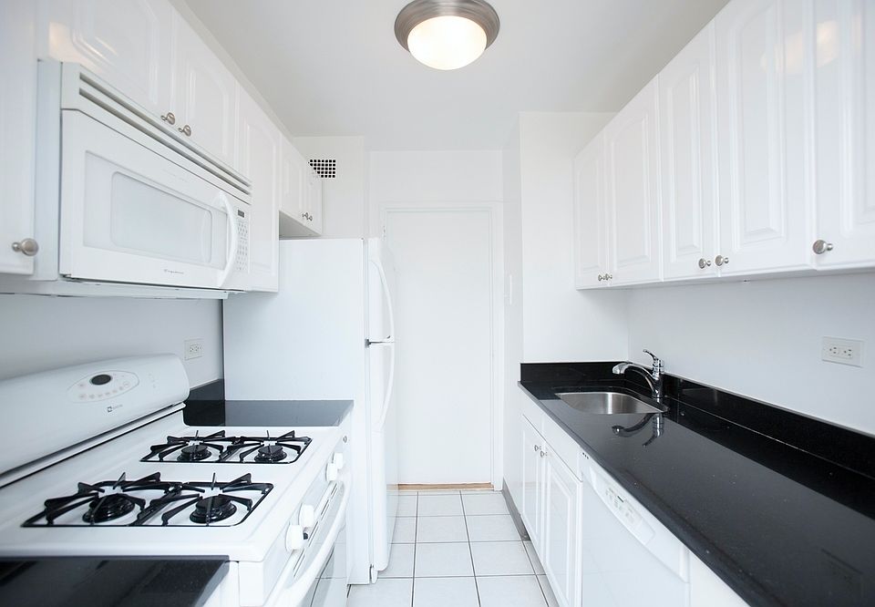 1st image of 360 E 65th St APT 8D