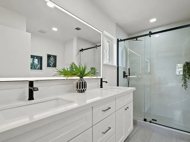 7242 Sharon Dr — Photo 8