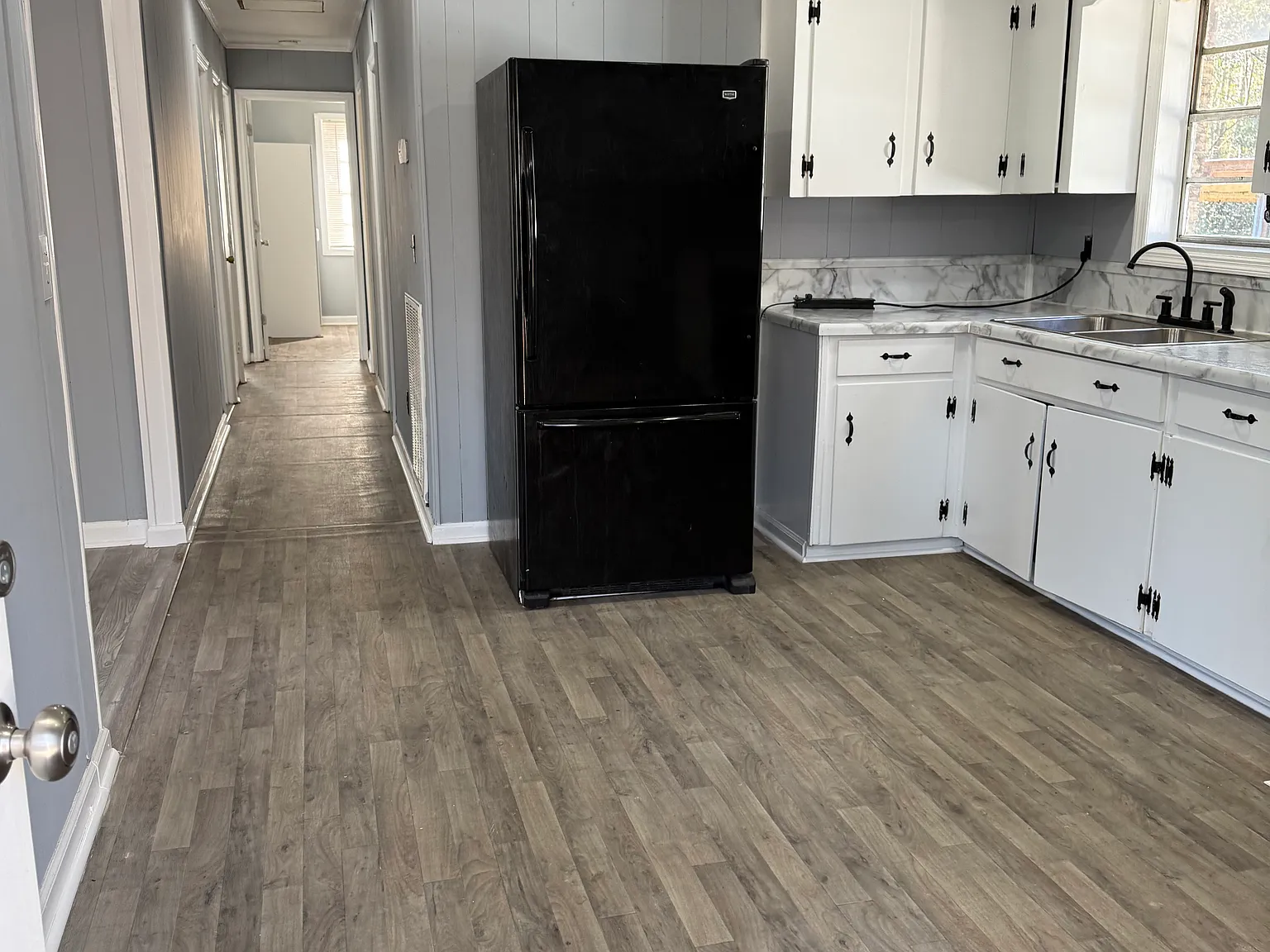 3 bed, 1200 sqft, $1,500 — Photo 1
