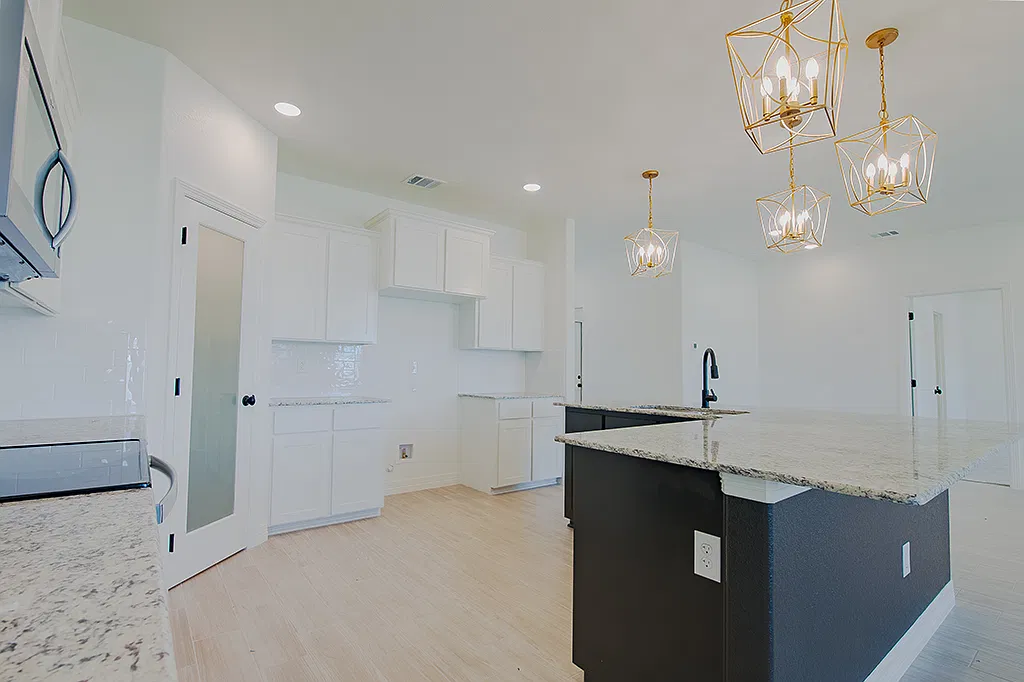 3 bed, 1586 sqft, $1,700 — Photo 3