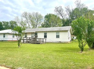 302 7th St, Palestine, TX