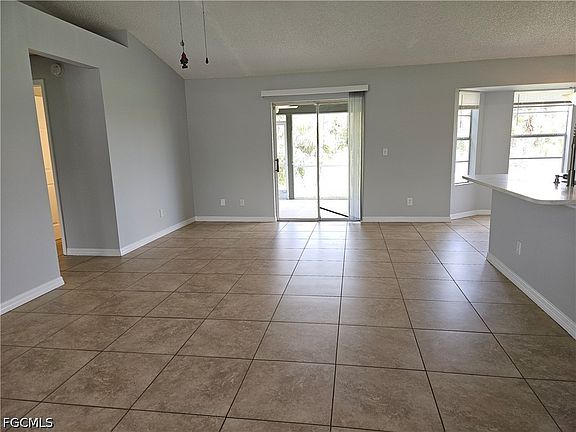 4th image of 743 Testerman Ct