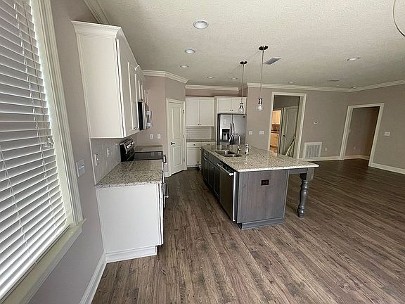 2nd image of 1960 Hattie Mae Ln