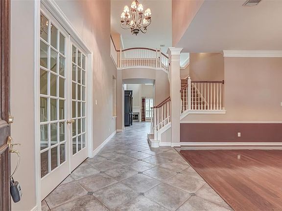 3rd image of 5203 Summerhill Manor Ln