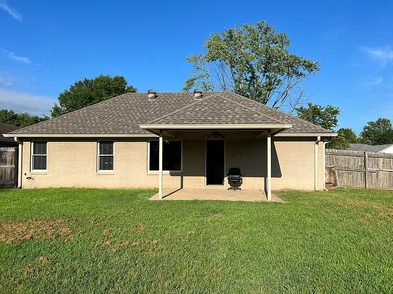 1410 Arapaho Trl — Photo 37