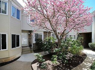 1095 Schmidt Ln, North Brunswick, NJ 08902