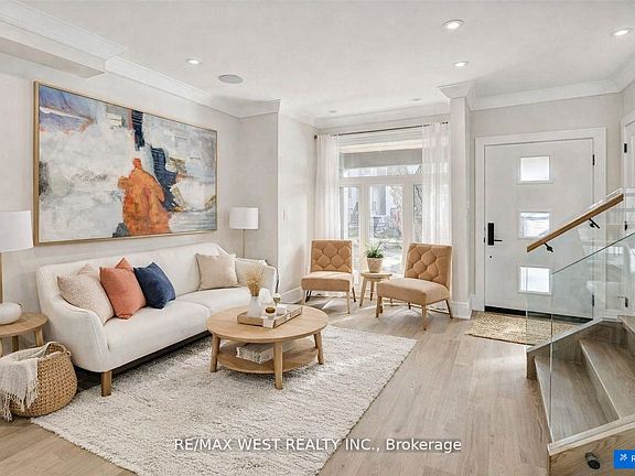 2nd image of 94 Lake Cres