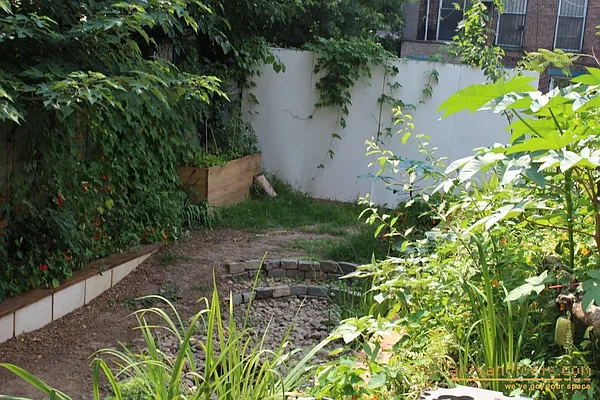 Rented by aptsandlofts.com | media 4