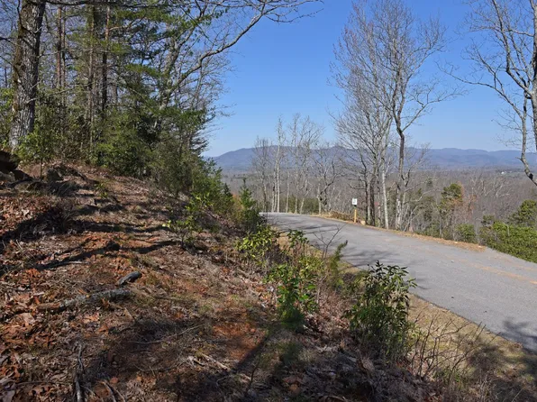135 Timber Rock Dr, Cleveland, GA 30528