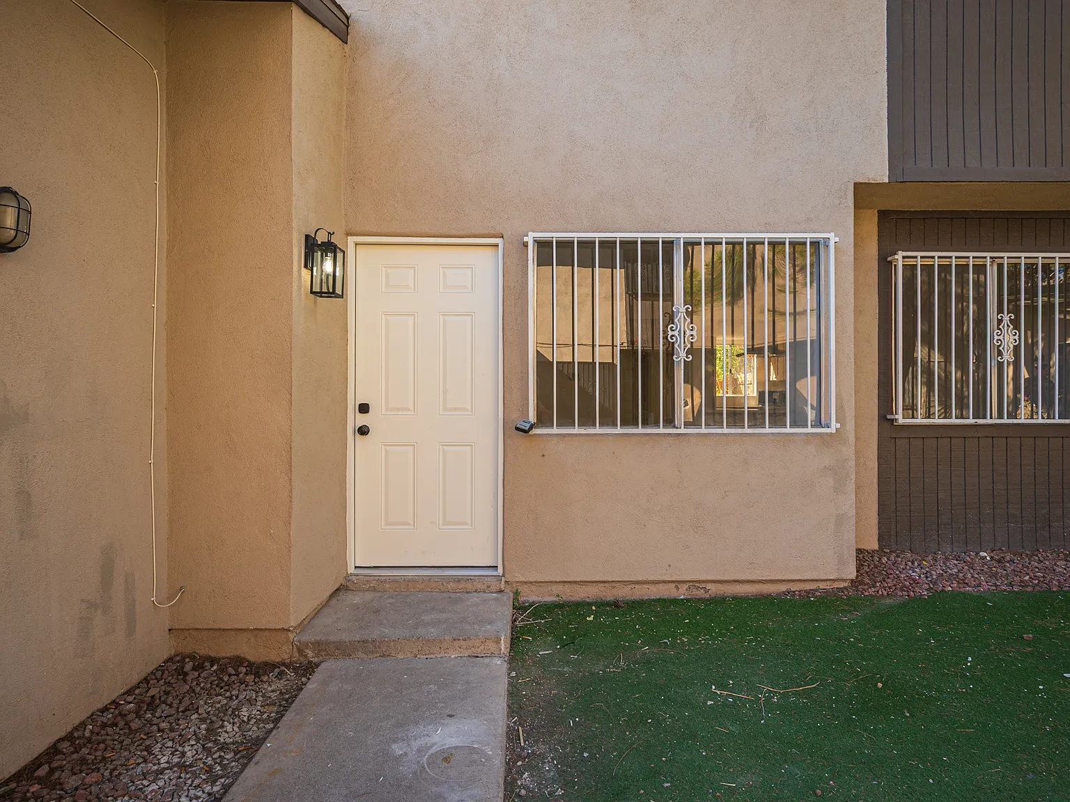 3 bed, 1188 sqft, $1,596 — Photo 3