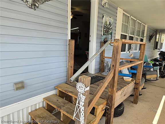 4th image of 504 Thunderbird Hill Rd