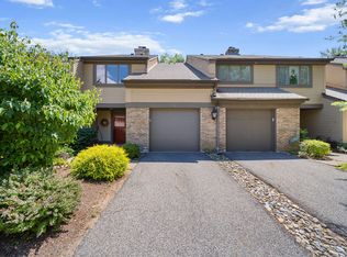 12 Sandburg Ct, Mahwah, NJ 07430